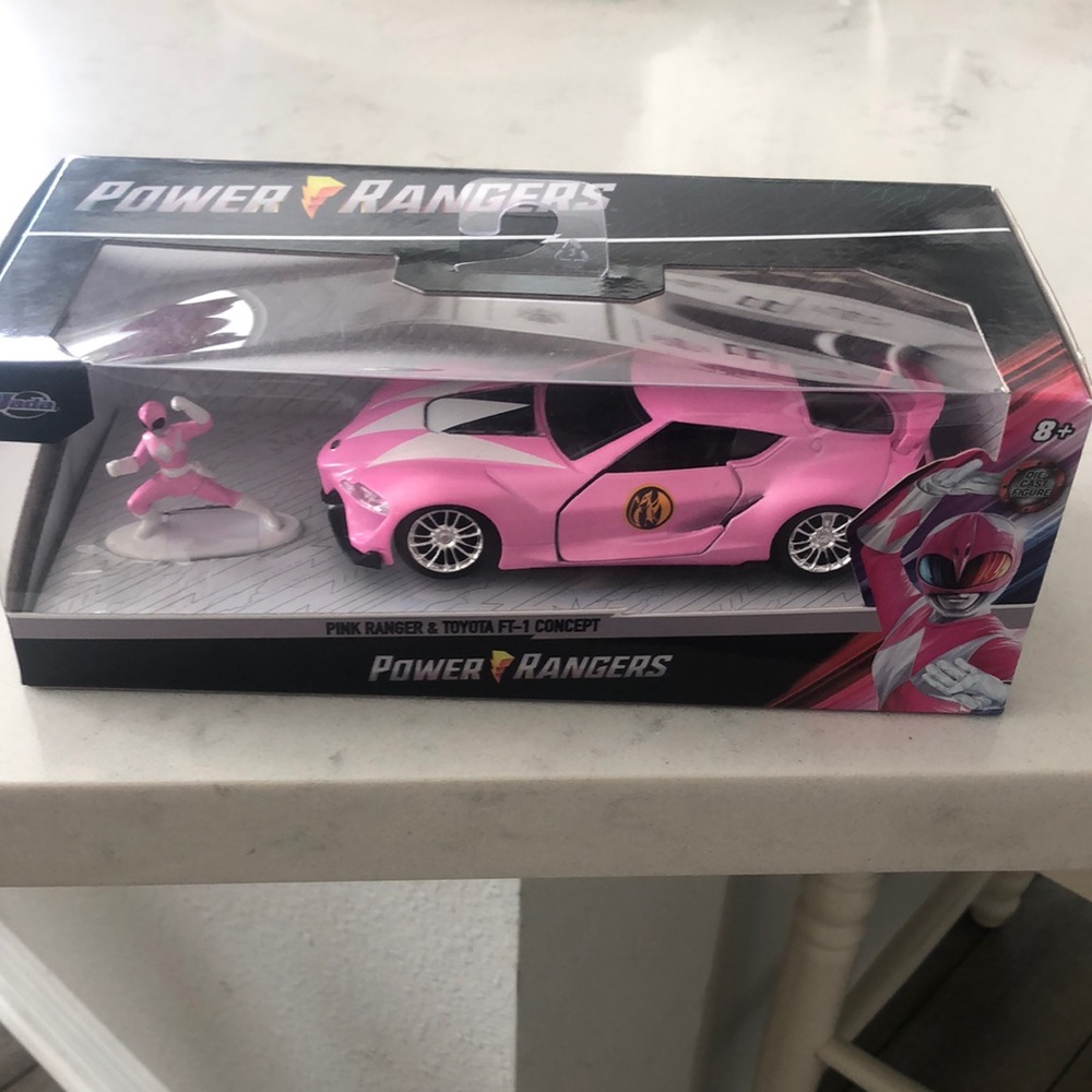 Power Ranger Pink Ranger & Toyota FT-1 Concept Toy Car Jada 1:32